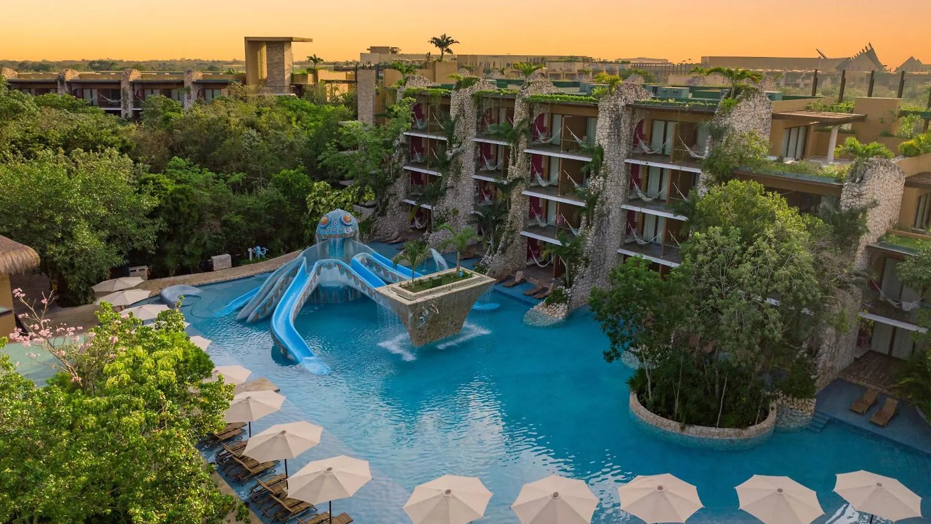 ***** Resort Hotel Xcaret Mexico All Parks All Fun Inclusive (Adults Only) Los Dos Compadres Mexico